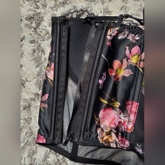 Victoria's Secret Black Floral Very Sexy Corset Bustier Top - Picture 4 of 10
